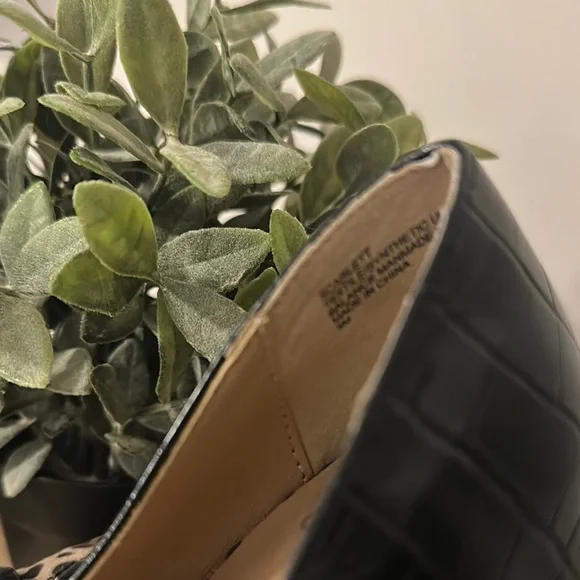 Crown & Ivy Black and Leopard Heels with Chain Detail - Picture 6 of 6